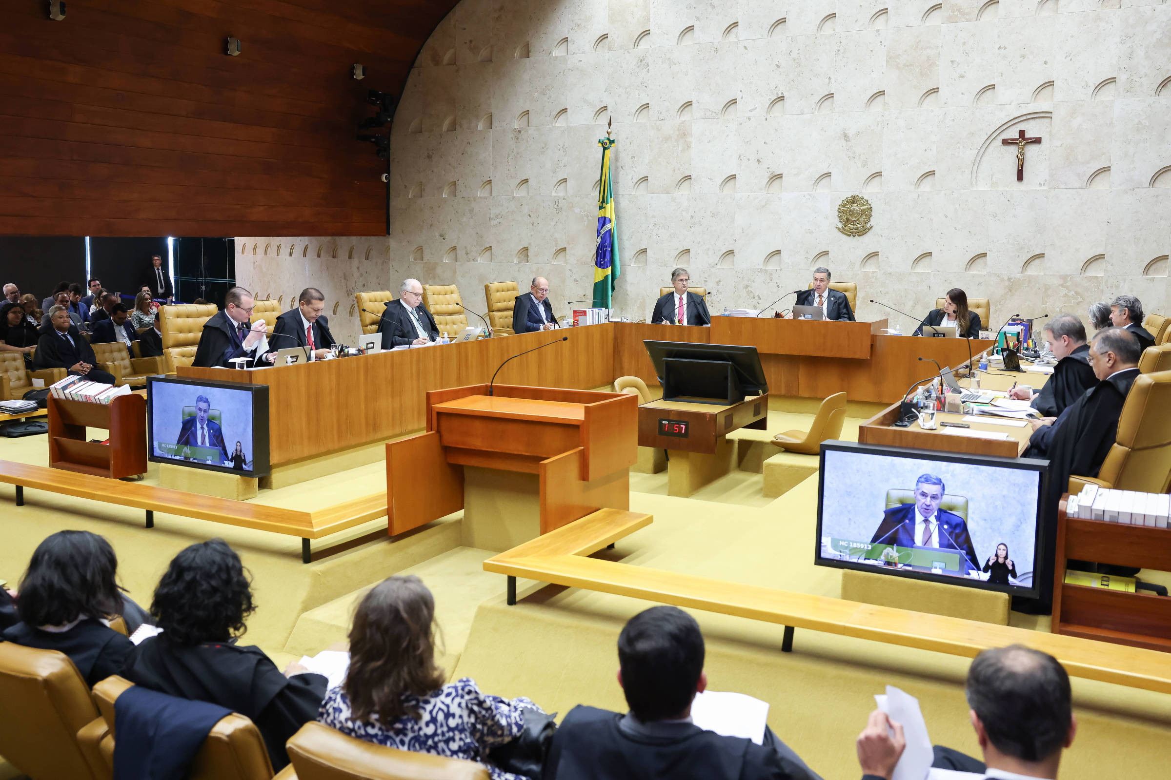 PT vai pedir ao STF para transmitir julgamento de Bolsonaro