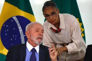O presidente Lula e a ministra do Meio Ambiente, Marina Silva, em reunião 