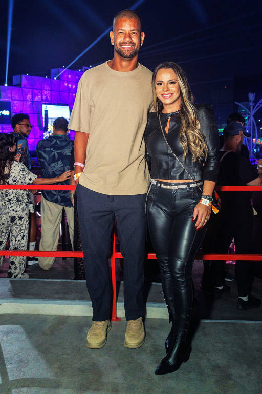 Guilherme Militão e Viviane Araújo no estande do Globoplay  no sexto dia do Rock in Rio