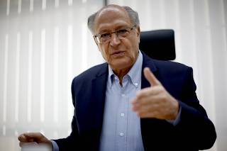 GERALDO ALCKMIN DURANTE ENTREVISTA À FOLHA