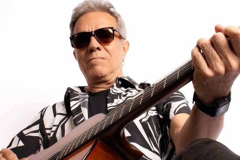 Compositor Arnaldo Brandão comemora 50 anos de carreira em show