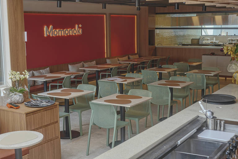 Salão do restaurante Momonoki, na Vila Madalena