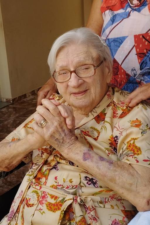 Maria Liesse Callou Duarte tem 110 anos e teve oito filhos, dos quais sete ainda estão vivos