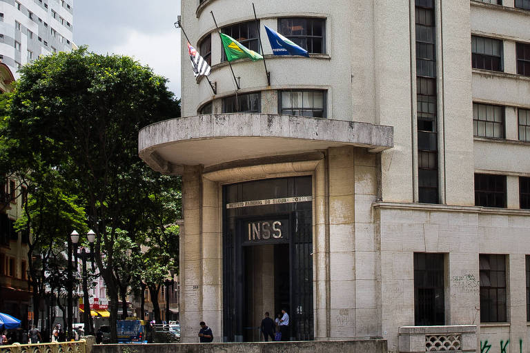 Dirigente sindical chama aposentados para ocupar prédio do INSS em São Paulo