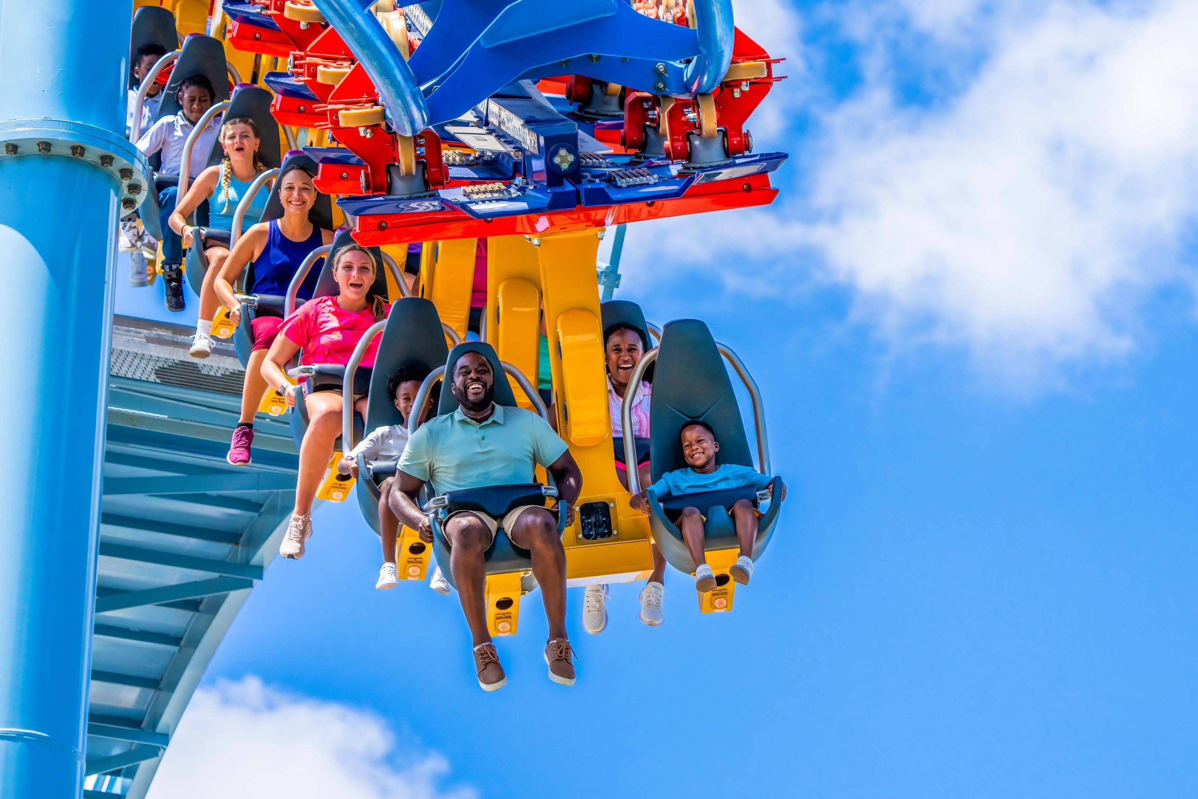 Busch Gardens aposta em montanhas-russas radicais, mas com um foco familiar