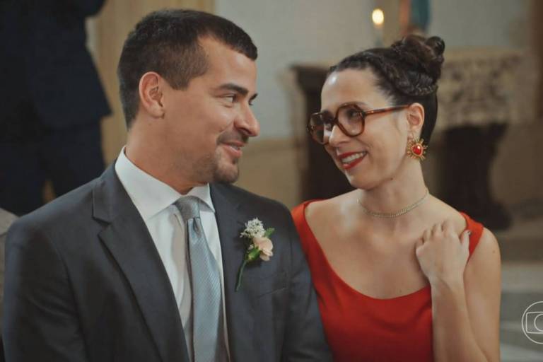 Júpiter (Thiago Martins) e Lupita (Daphne Bozaski) ficam juntos no final