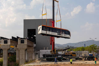 Trem people mover içado