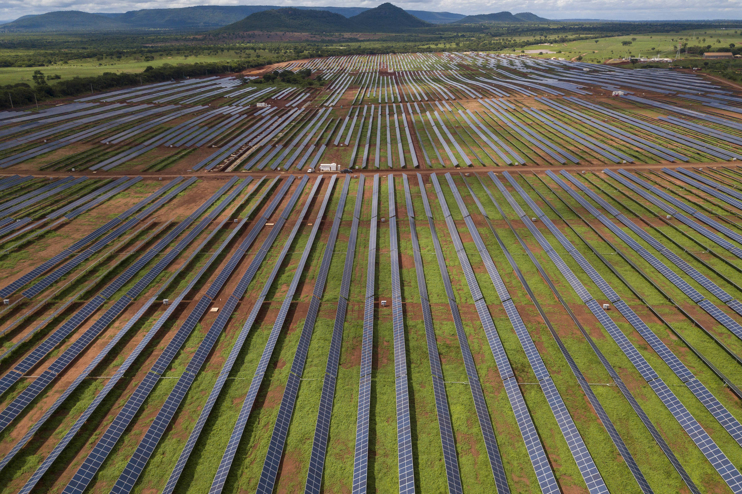 BNDES Libera R$ 600 Mi para Complexo Solar Irapuru em 2024