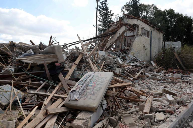 Prédio destruído por ataque iraniano em Israel; veja imagens de hoje