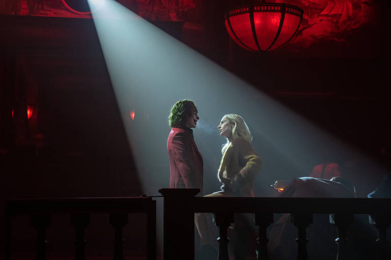 Lady Gaga e Joaquin Phoenix em cena do filme 'Coringa: Delírio a Dois', de Todd Phillips