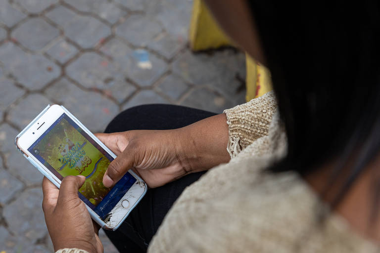 Pesquisa do Instituto Locomotiva mostrou que, apenas neste ano, 25 milhões de brasileiros passaram a apostar em jogos online e bets, média de 3,5 milhões novos jogadores por mês. Destes, 86% estão endividados e 64% estão com o nome sujo na praça