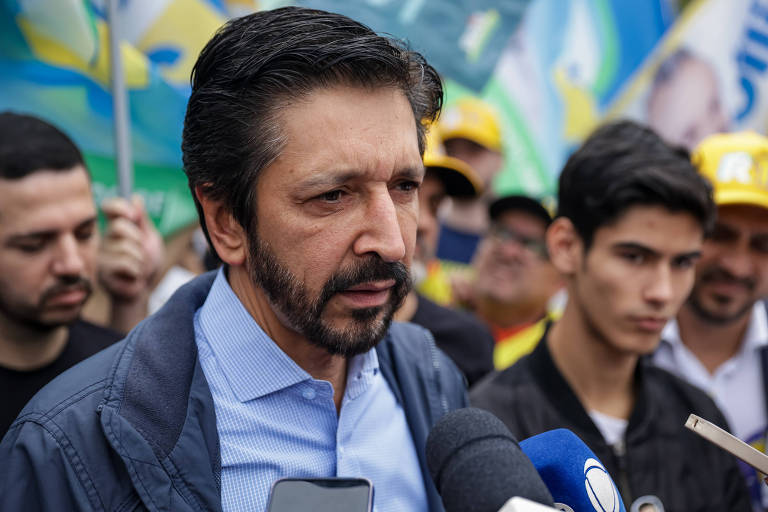 Ricardo Nunes (MDB) durante carreata em Sapopemba， na zona leste de São Paulo