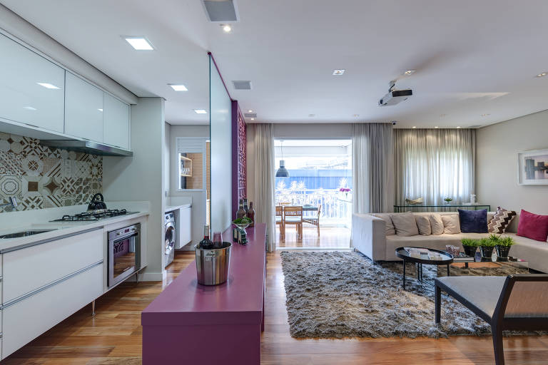 Conhecer a vizinhança antes de fechar a compra do imóvel pode evitar surpresas desagradáveis como trânsito