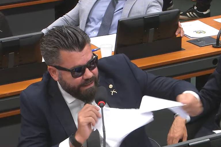 Em junho de 2022, o então deputado estadual Delegado Caveira (PL-PA) chamou a prefeita do município de Ulianópolis (400 km de Belém), Kelly Destro, de palavras de baixo calão como 'vagabunda' e 'desonesta'; atualmente Caveira é deputado federal