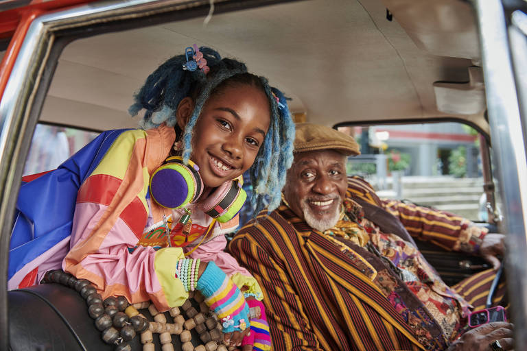 Encontro de gerações: Lua Miranda, 7, e Tony Tornado, 94, vão viver neta e avô no especial Hoje é Dia das Crianças, que a TV Globo exibe no próximo dia 11, após Cabocla. O especial é uma viagem através do olhar da menina Balú rumo a um fantástico universo musical.