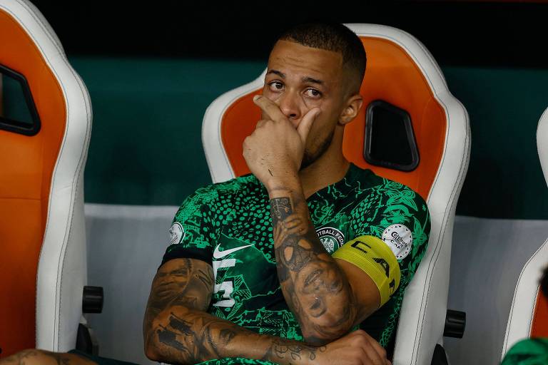 Presa em aeroporto, seleção da Nigéria boicota jogo na Líbia em protesto por 'tratamento desumano'