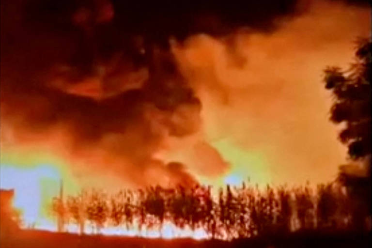 Explosão de caminhão-tanque na Nigéria mata 147; parte das vítimas tentava pegar combustível