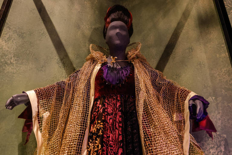 Figurino da feiticeira Morgana