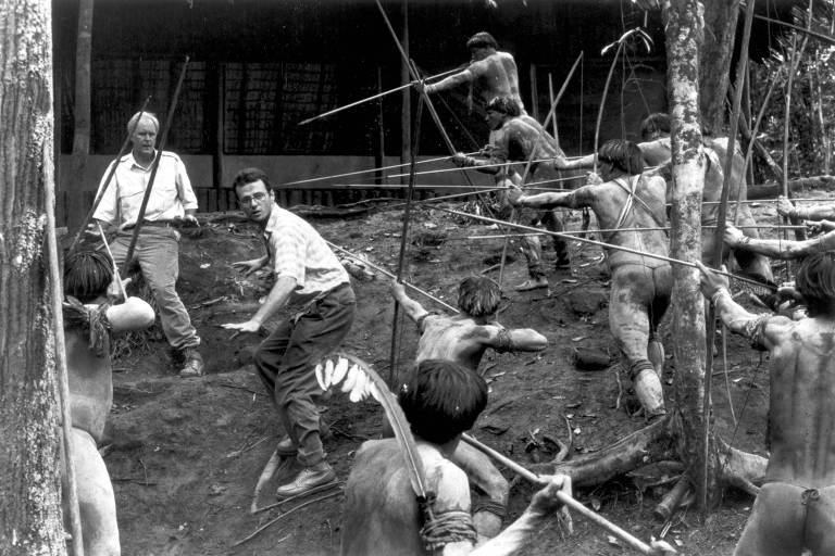 Cena do filme 'Brincando nos Campos do Senhor', de Hector Babenco