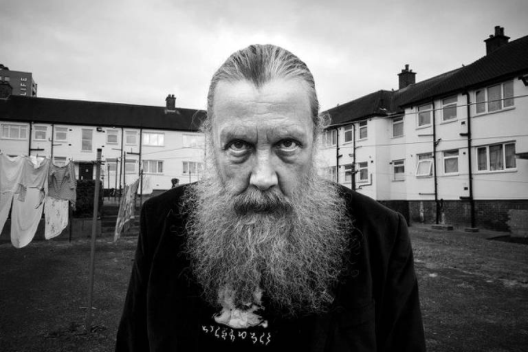 O escritor Alan Moore no distrito em que nasceu na cidade de Northampton (Inglaterra)， onde se passa a história de seu romance quot;Jerusalémquot;