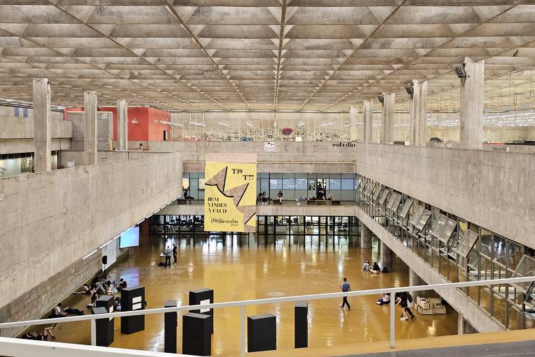 Salão caramelo da FAU-USP, em São Paulo