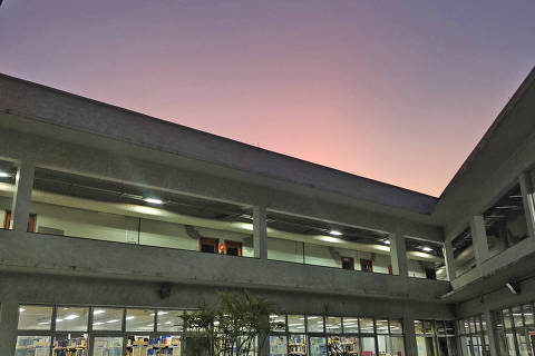 BELO HORIZONTE , MG , BRASIL ,  Biblioteca da Escola de Engenharia da UFMG, em Belo Horizonte.Foto  Ana Quintanilha DIREITOS RESERVADOS. NÃO PUBLICAR SEM AUTORIZAÇÃO DO DETENTOR DOS DIREITOS AUTORAIS E DE IMAGEM