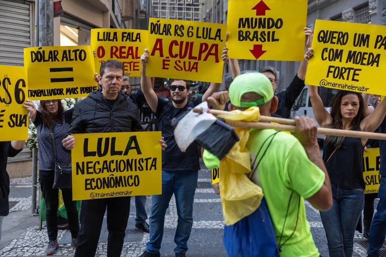 Regras fiscais afetam a percepção de risco do país, influenciam decisões de investidores e podem impactar as taxas de juros. Economistas têm opiniões diversas sobre a capacidade do arcabouço de estabilizar a dívida pública a longo prazo.