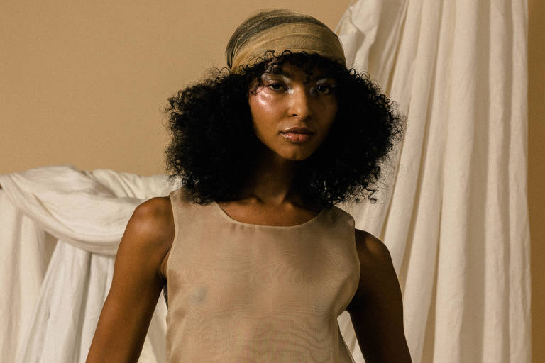 SPFW dá adeus ao sutiã, tem mamilos à mostra e saia para homens como tendências