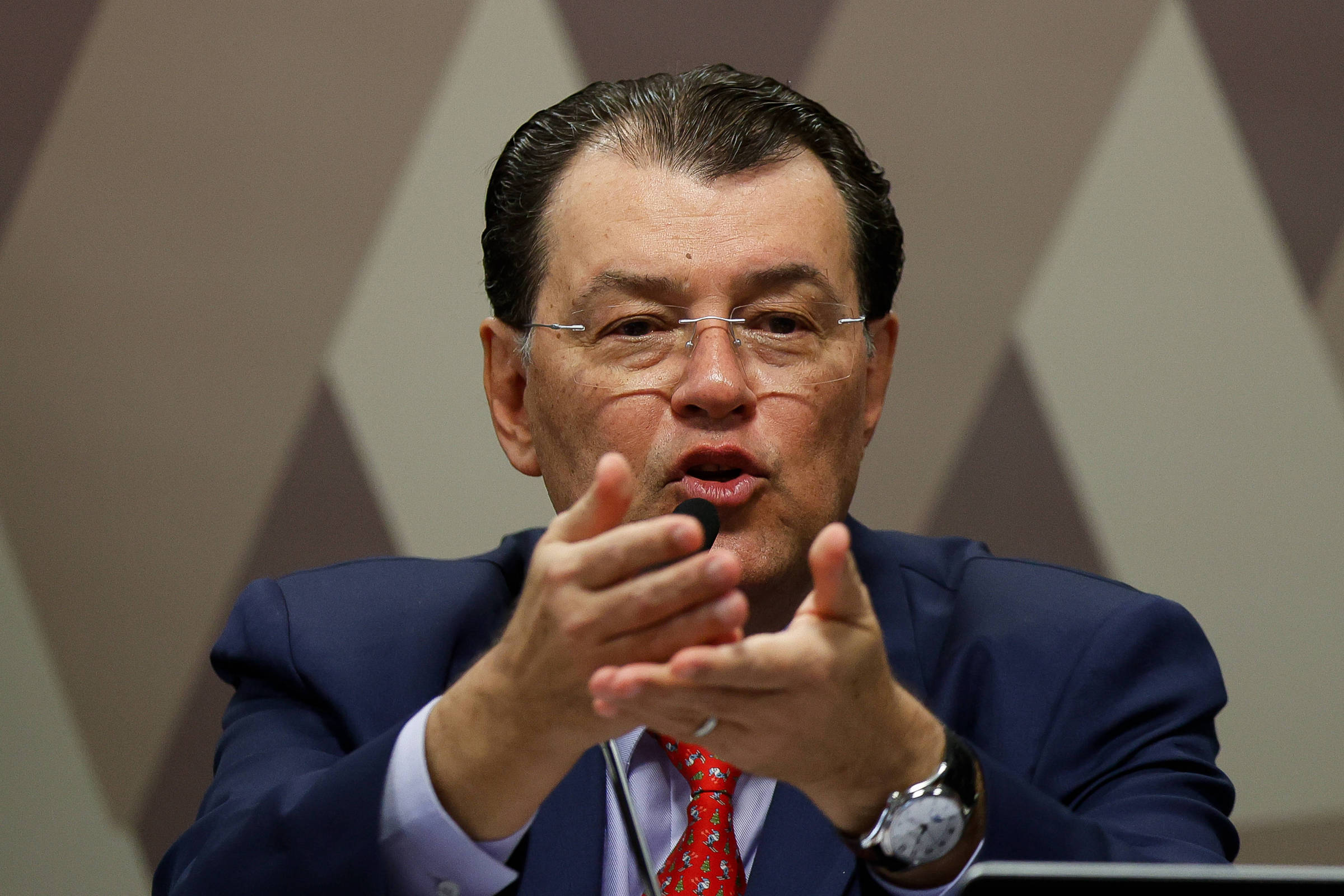 Comissão do Senado aprova projeto para facilitar portabilidade de salário entre bancos