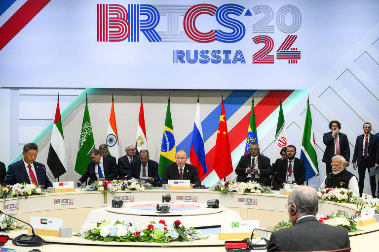 Autoridades, incluindo o presidente chinês Xi Jinping, o presidente russo Vladimir Putin e o primeiro-ministro indiano Narendra Modi, participam da cúpula do Brics em Kazan, Rússia