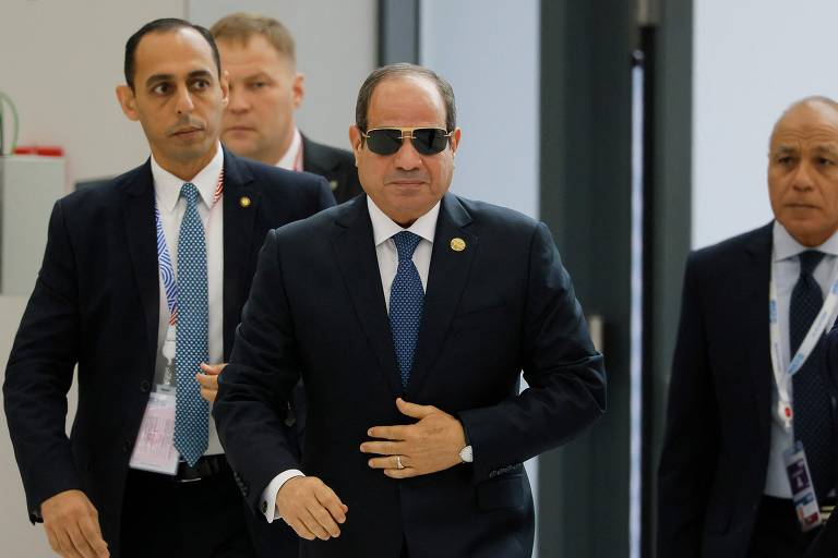 O presidente egípcio, Abdel Fattah al-Sisi, chega à cúpula do Brics em Kazan, na Rússia