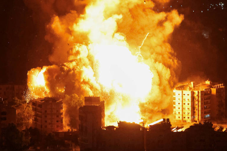 Míssil israelense derruba prédio residencial em Beirute; veja vídeo