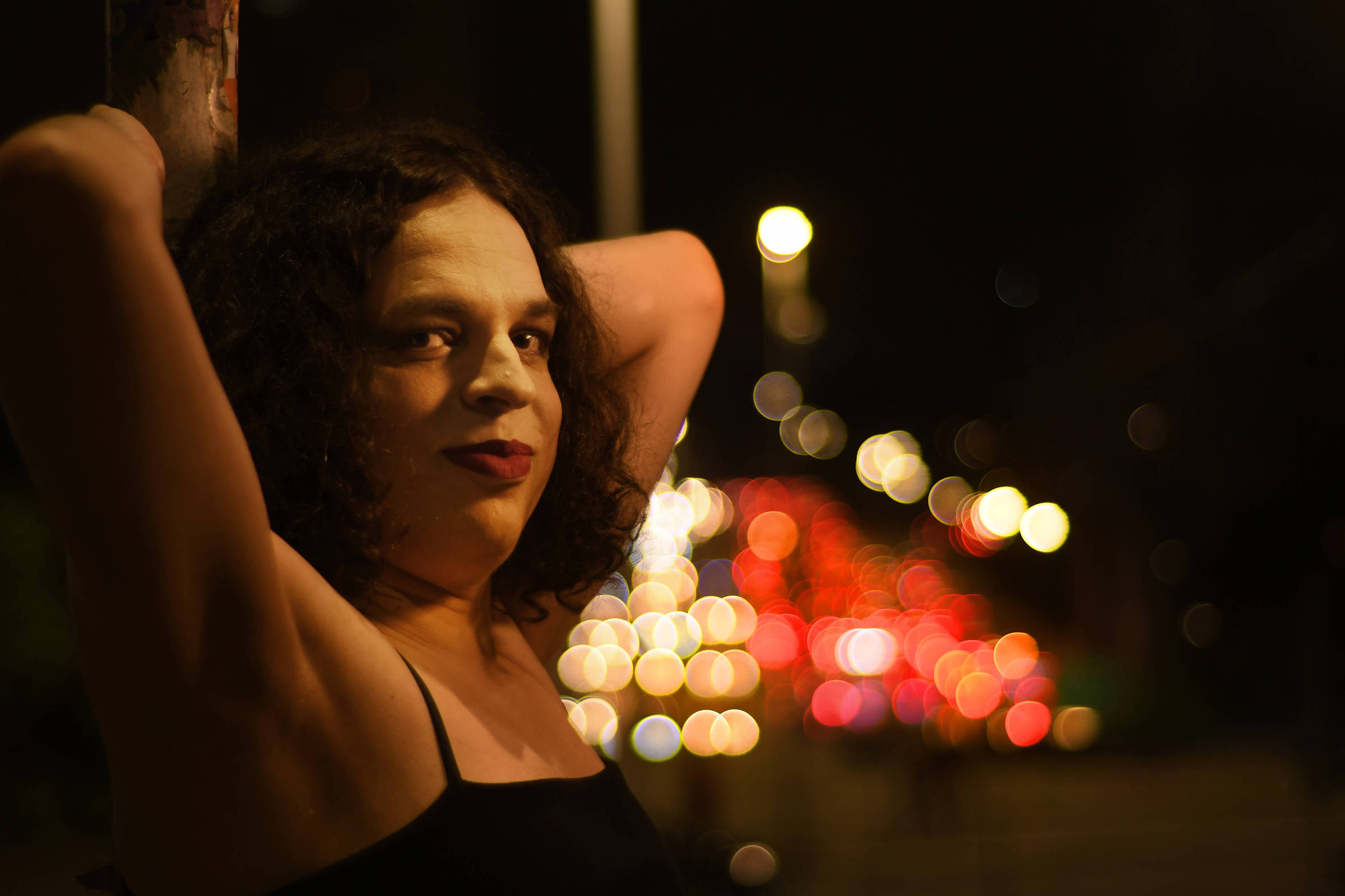 Amara Moira faz de 'Neca' monumento a travestis em bajubá - 01/11/2024 - Ilustrada