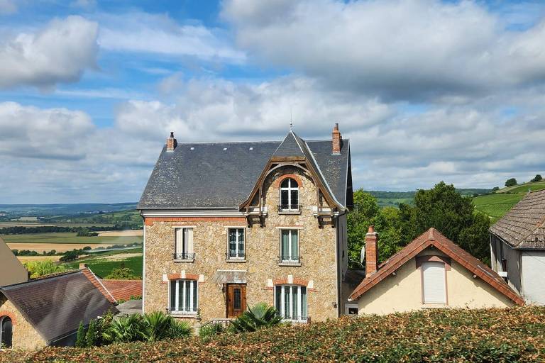 Reims， a maior cidade na região de Champagne