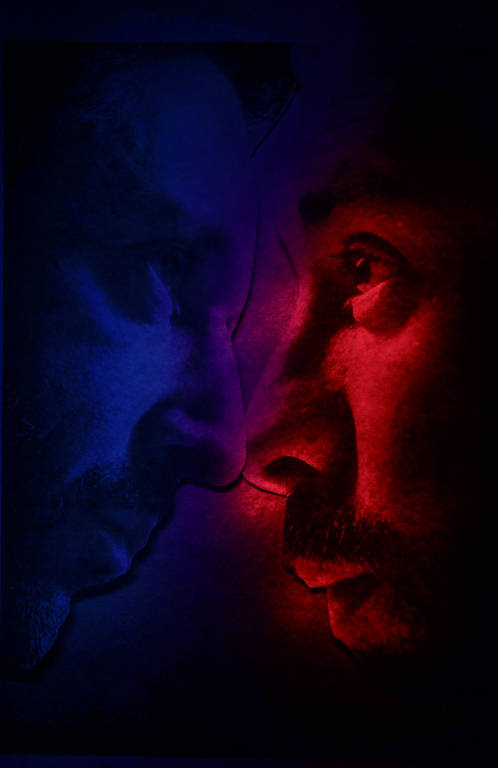 Recortes de imagens registradas pela fotógrafa servem de base para o trabalho. Na imagem, Ricardo Nunes e Guilherme Boulos olham fixamente.