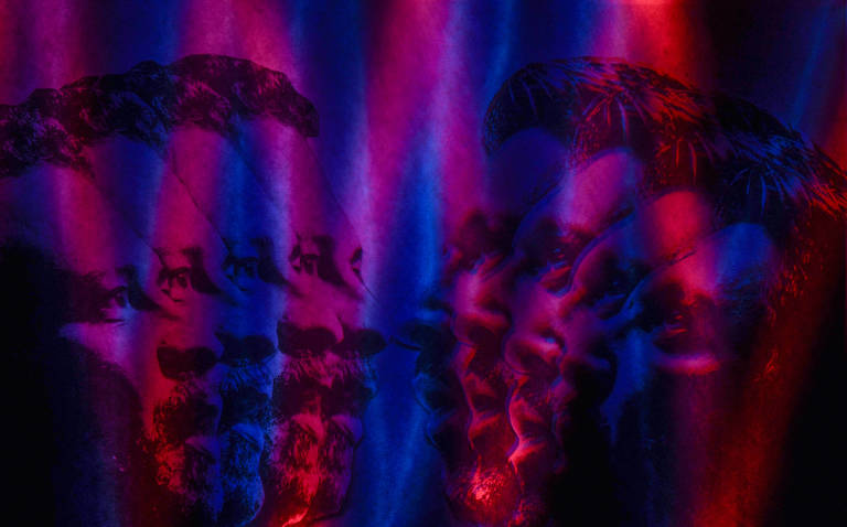 Ricardo Nunes e Guilherme Boulos boquiabertos. Técnica desenvolvida pela fotógrafa Karime Xavier não prevê a manipulação digital das imagens.