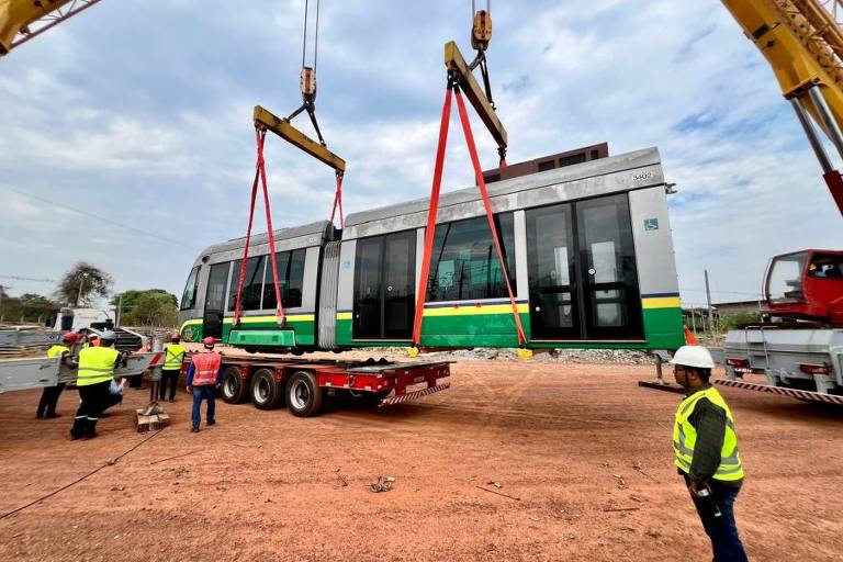 Trens foram comprados pelo Governo de Mato Grosso e deveriam ter sido usados no VLT de Cuiabá, que nunca chegou a ser implantado