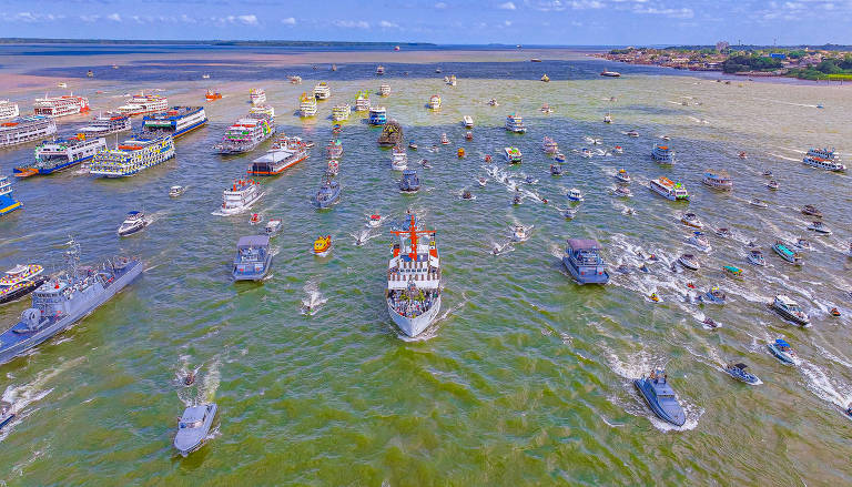 Romaria fluvial do Círio de Nazaré, no Trapiche de Icoaraci