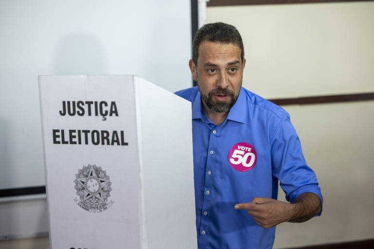 Guilheme Boulos (PSOL) ajuizou neste domingo (27) uma ação na Justiça Eleitoral que pede a inelegibilidade de Ricardo Nunes (MDB) e Tarcísio de Freitas (Republicamos)
