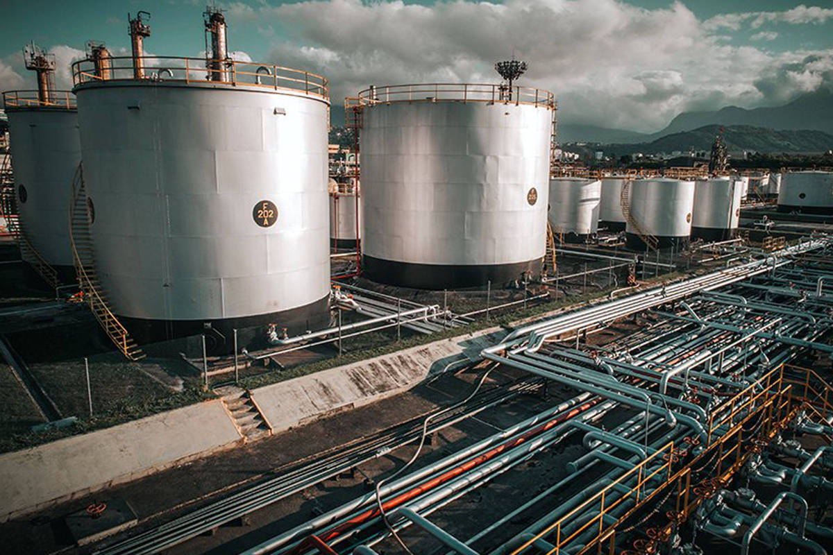 Refit apresenta queixa-crime contra diretores da agência de petróleo