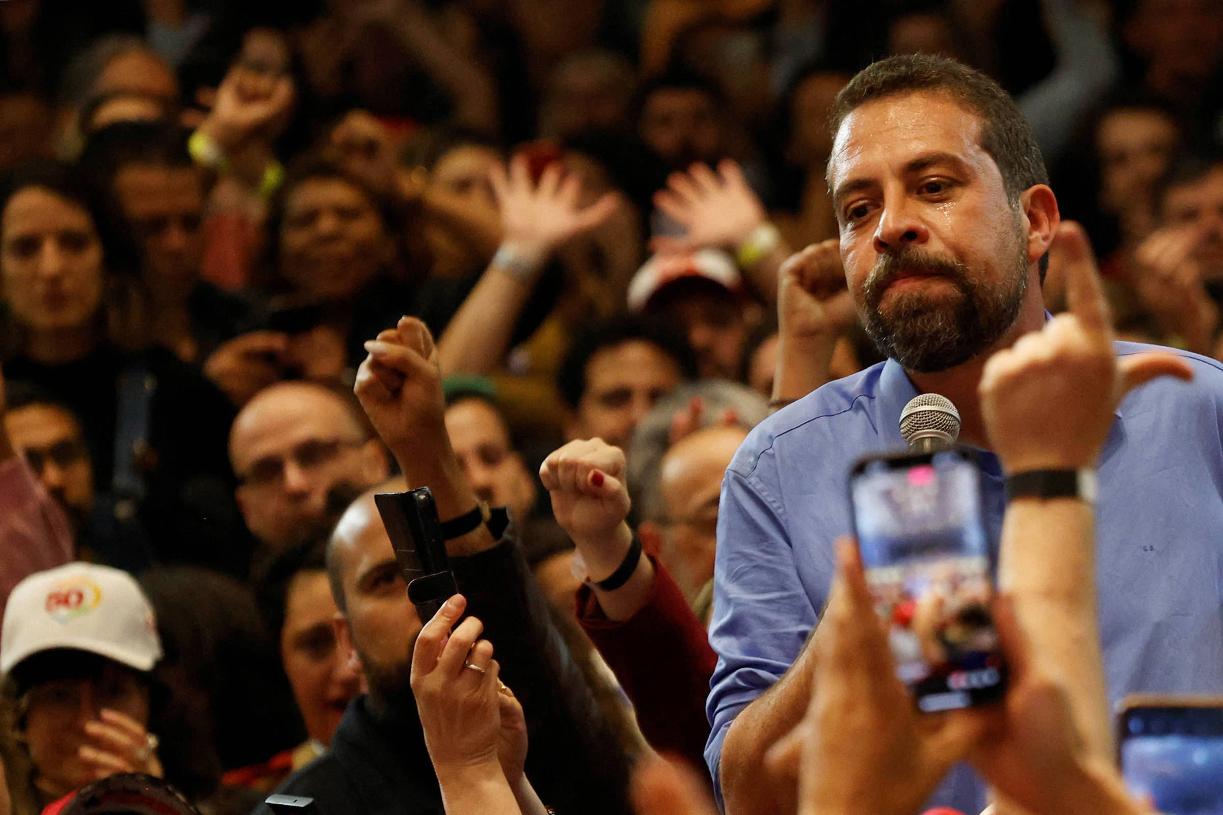 Tempo e dinheiro não diluem rejeição de Boulos, que iguala teto de 2020