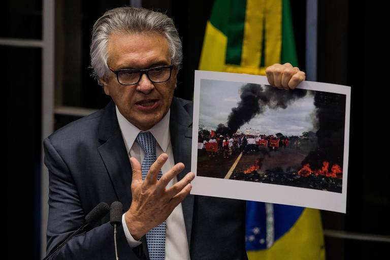Além de governador, Caiado também foi deputado federal e senador. Em 2016, ele discursou durante a sessão do impeachment da presidente Dilma Rousseff, no Senado Federal