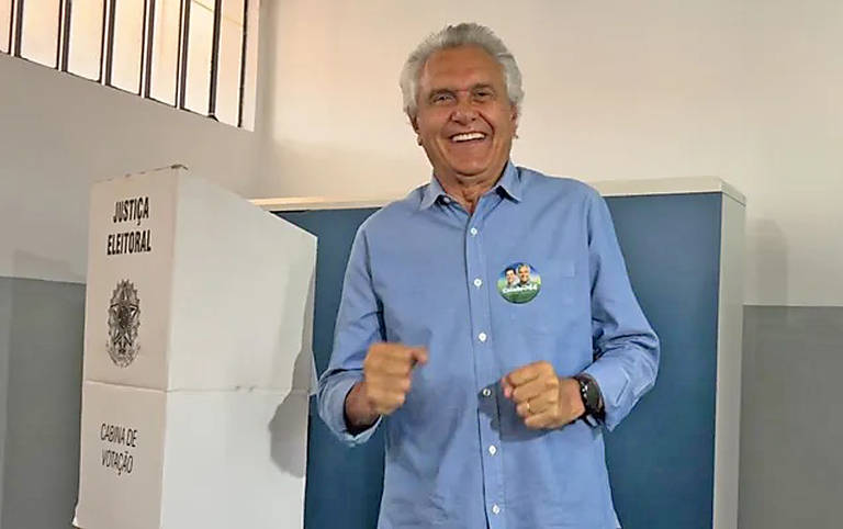 Caiado foi eleito pela governador de Goiás em 2018 e reeleito ao cargo no 1º turno das eleições 2022, com 51,8% dos votos válidos e sem apoio do então presidente Jair Bolsonaro após afastamento
