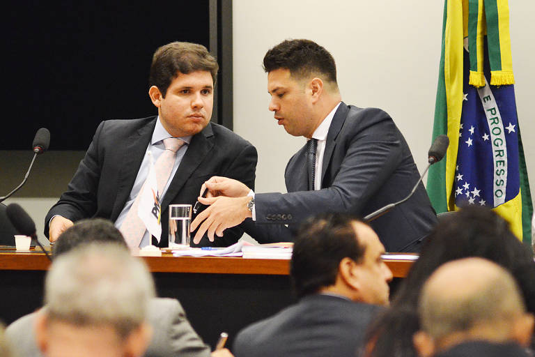 Motta vem de família de políticos. Seu avô foi deputado federal, sua avó Francisca Motta (Republicanos) é deputada estadual e seu pai, Nabor Waderley (Republicanos), é prefeito e candidato à reeleição de Patos (PB)