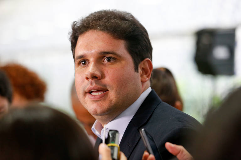 Entre pares, é descrito como alguém que não é nem governista nem oposicionista; esteve nas bases de apoio de Michel Temer (MDB) e Bolsonaro e, agora, sob Lula, adota um discurso de independência