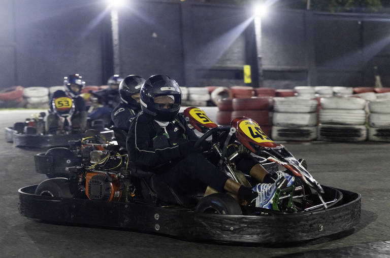 Veja fotos de uma pista de kart em São Paulo 