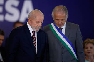 LULA ; DEFESA ; FORÇAS ARMADAS ; MÚCIO