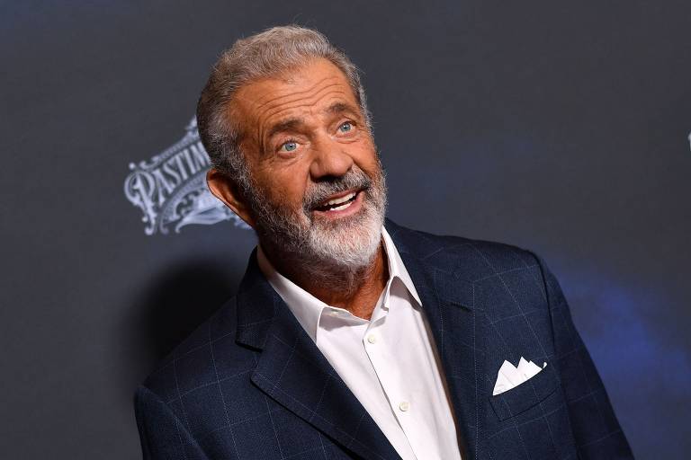 O ator e diretor Mel Gibson afirmou ao TMZ que votaria em Trump e criticou Harris. 'Sei como será se a deixarmos entrar e isso não é bom. Ela tem um histórico miserável, terrível, e nenhuma política para falar sobre. Ela tem o QI de um poste de cerca'