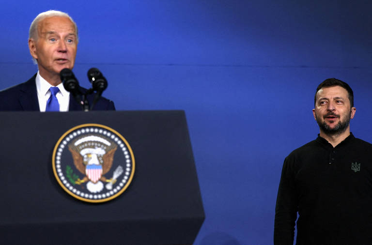 Biden comete uma série de gafes durante cúpula da Otan, confundindo o presidente ucraniano Volodimir Zelenski com seu homônimo (e inimigo) russo Vladimir Putin e sua vice-presidente, Kamala Harris, com o presidenciável republicano Donald Trump; ele se retira da corrida em 21 de julho