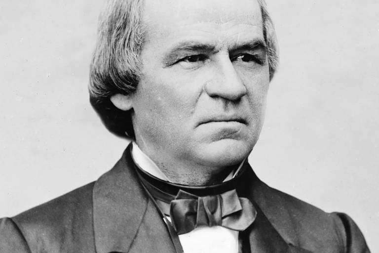 O 17º presidente dos Estados Unidos, Andrew Johnson, assumiu após o assassinato de Lincoln